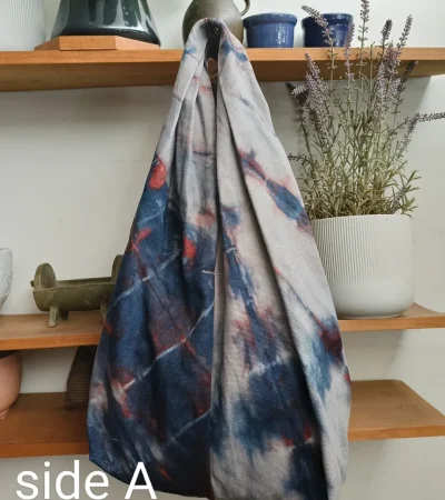 Tas Kiara M – B1Size- 63x43cmHarga- Rp. 350k (tanpa keramik)Side A dan side B menunjukkan motif masing2 sisi. Tas Kiara M - B1Size- 63x43cmHarga- Rp. 350k (tanpa keramik)Side A dan side B menunjukkan motif masing2 sisi.